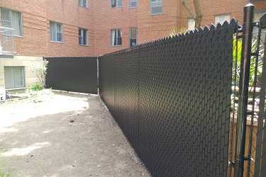 Clôture Frost avec lattes d'intimité pour cour arrière sur la Rive-Nord