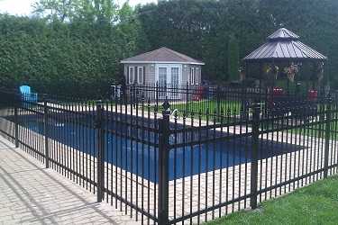 Modèle de barrière protectrice pour contour de piscine