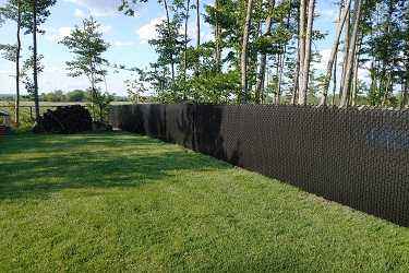 Modèle de lattes de clôture décoratives et résistantes