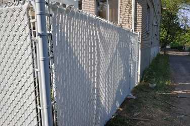 Lattes d'intimité brunes pour clôture à mailles de chaîne