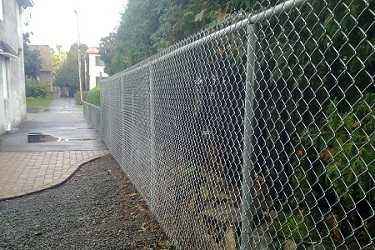 Installation de clôture en broche sur la Rive-Nord
